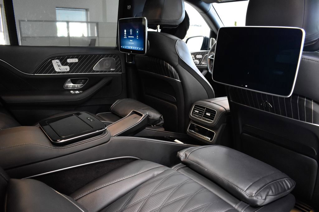 Used 2025 Mercedes-Benz Maybach GLS 600 4MATIC image 30