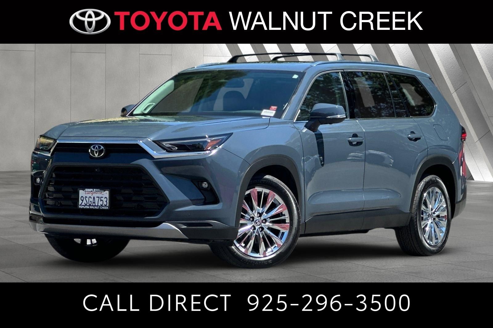Certified 2025 Toyota Grand Highlander AWD image 1