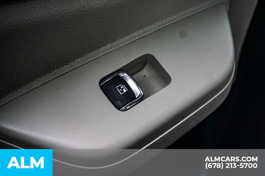 Used 2025 Kia Carnival SX Prestige image 36