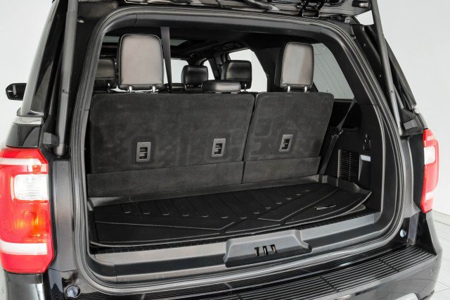 Used 2018 Ford Expedition XLT w/ Equipment Group 202A AWD/4WD image 55
