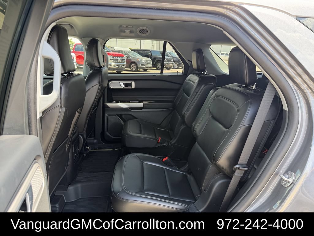 Used 2024 Ford Explorer XLT w/ Equipment Group 202A AWD/4WD image 29