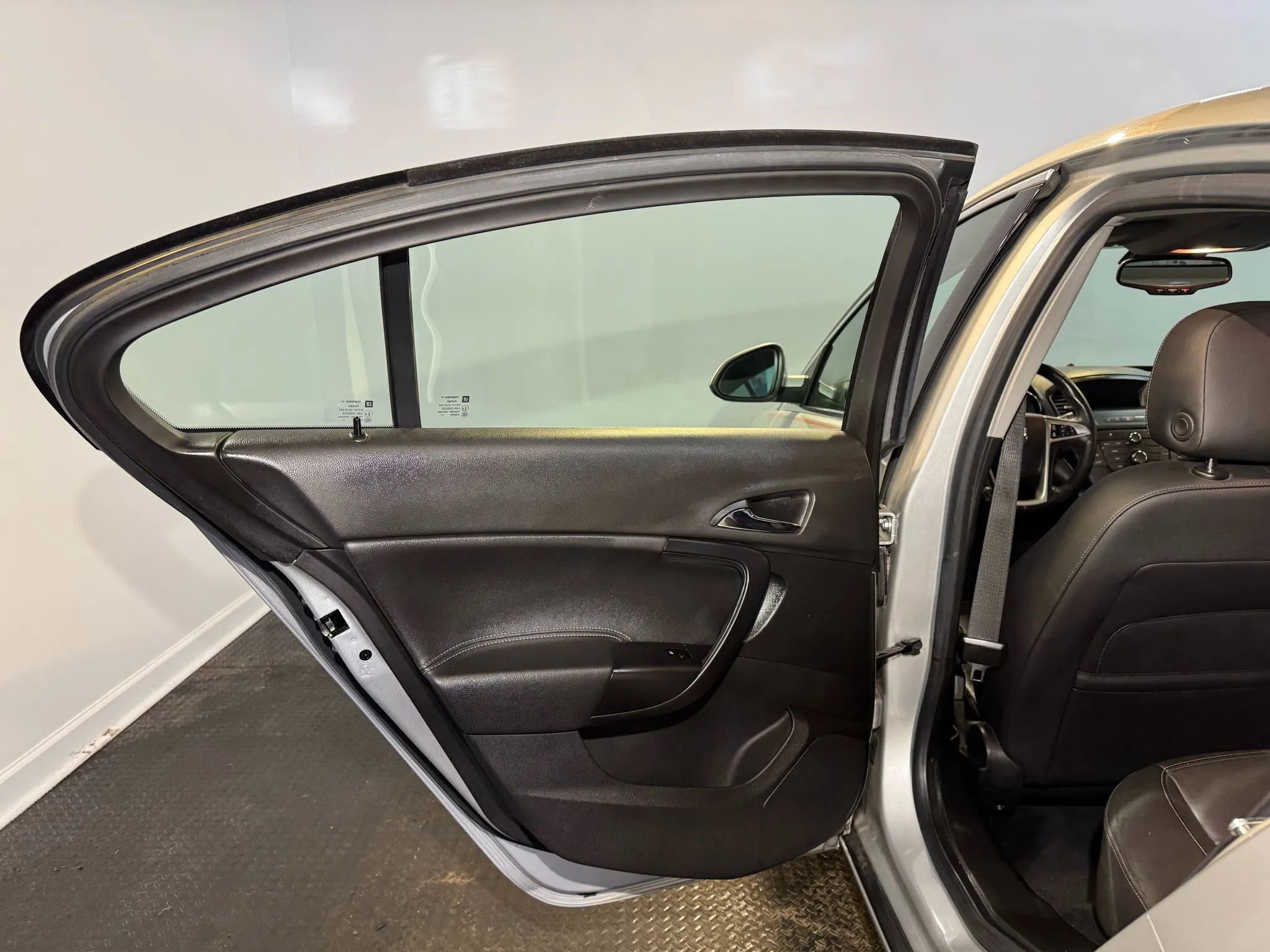 Used 2011 Buick Regal CXL image 21