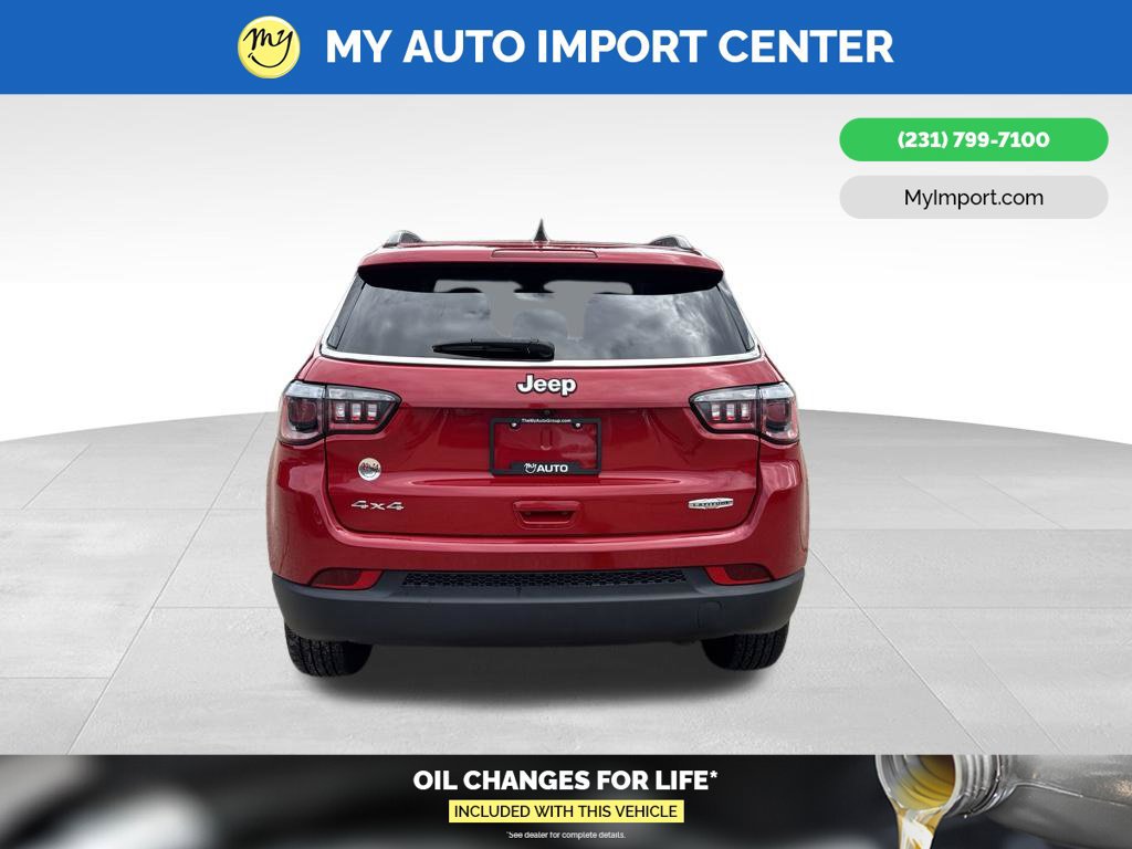 Used 2018 Jeep Compass Latitude w/ Popular Equipment Group AWD/4WD image 6