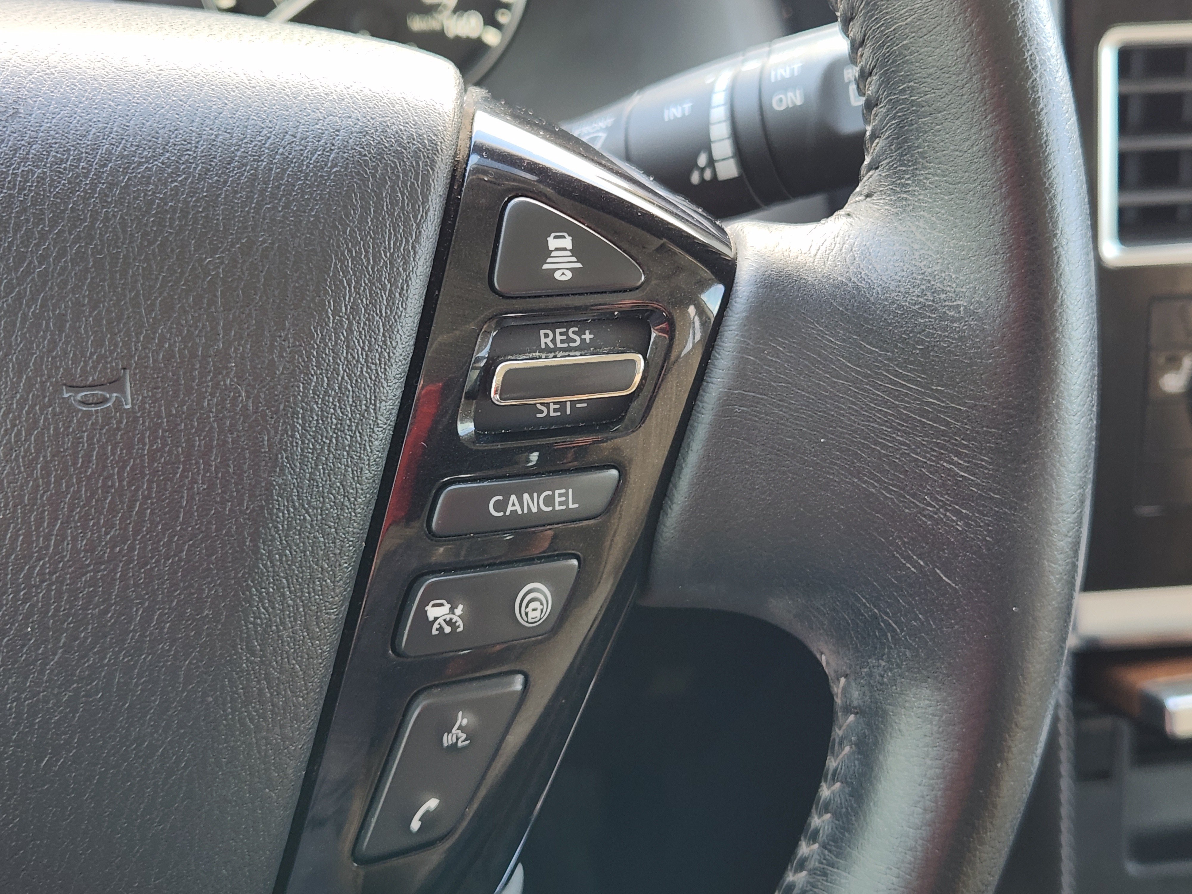Used 2022 Nissan Armada SL RWD image 33