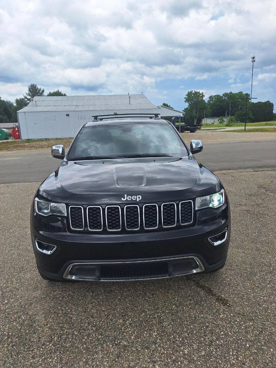 Used 2019 Jeep Grand Cherokee Limited w/ Trailer Tow Group IV image 2