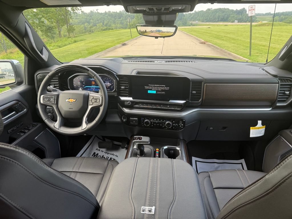 Used 2026 Chevrolet Silverado 1500 High Country w/ High Country Premium Package AWD/4WD image 19