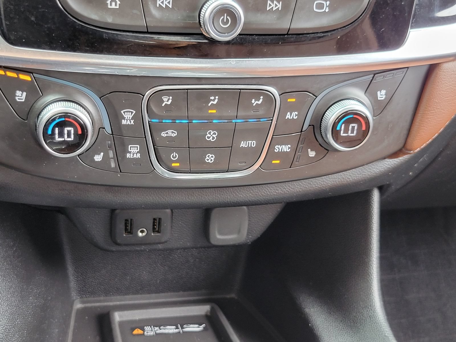 Used 2019 Chevrolet Traverse High Country w/ LPO, Floor Liner Package AWD/4WD image 23