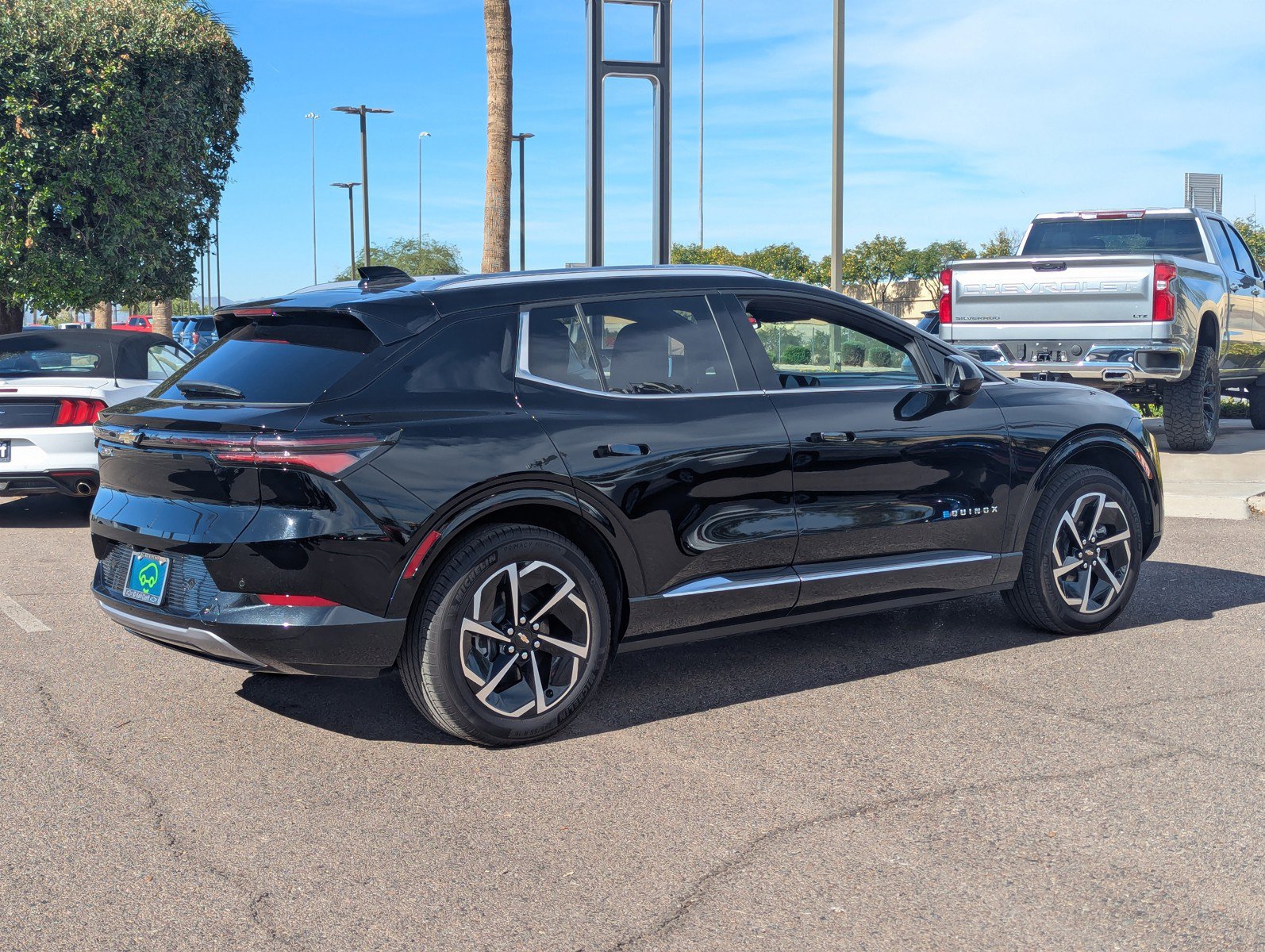 Certified 2025 Chevrolet Equinox EV LT w/ Convenience Package image 6
