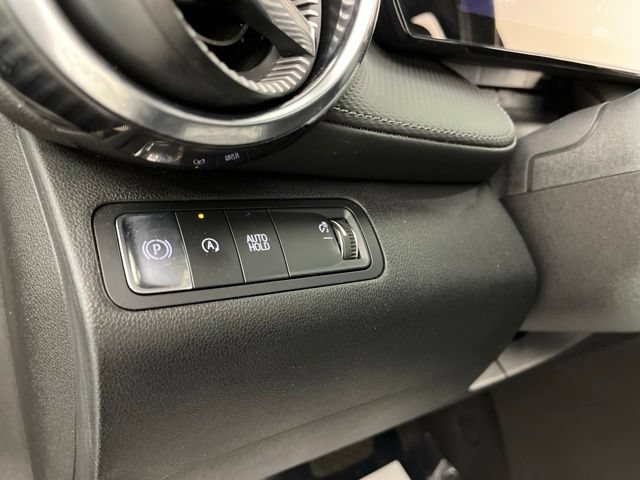 Used 2025 Chevrolet Equinox LT w/ Convenience Package II FWD image 32