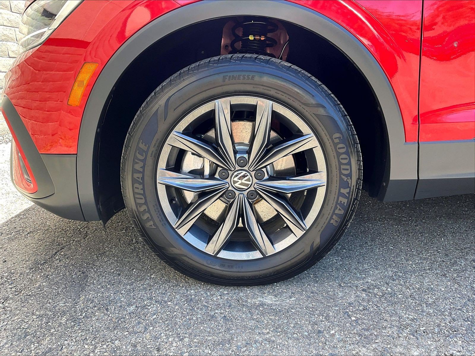 Certified 2023 Volkswagen Tiguan SE FWD image 8