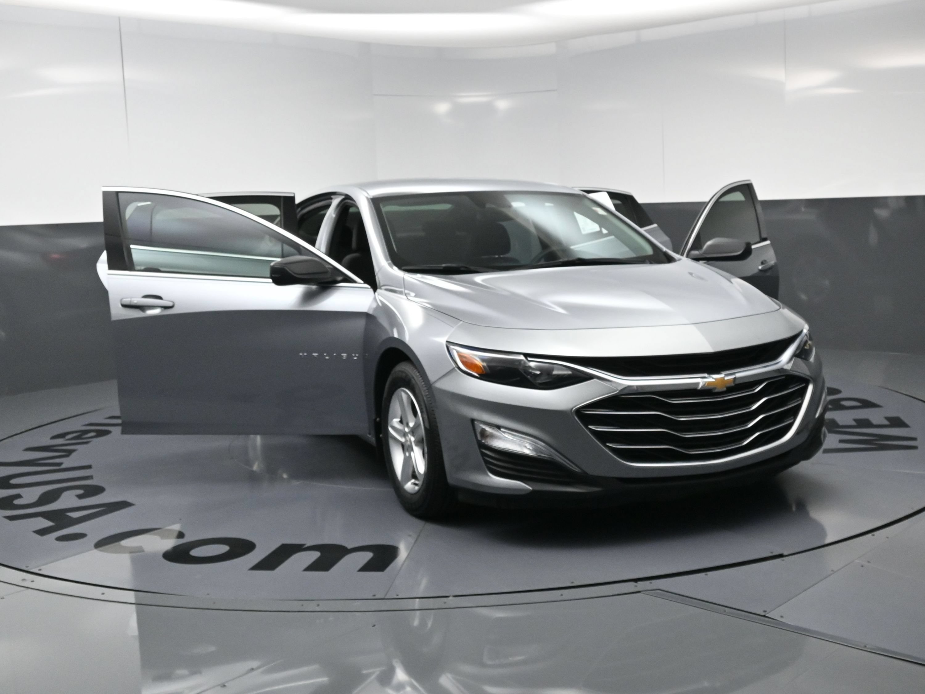 Used 2023 Chevrolet Malibu LS FWD image 22