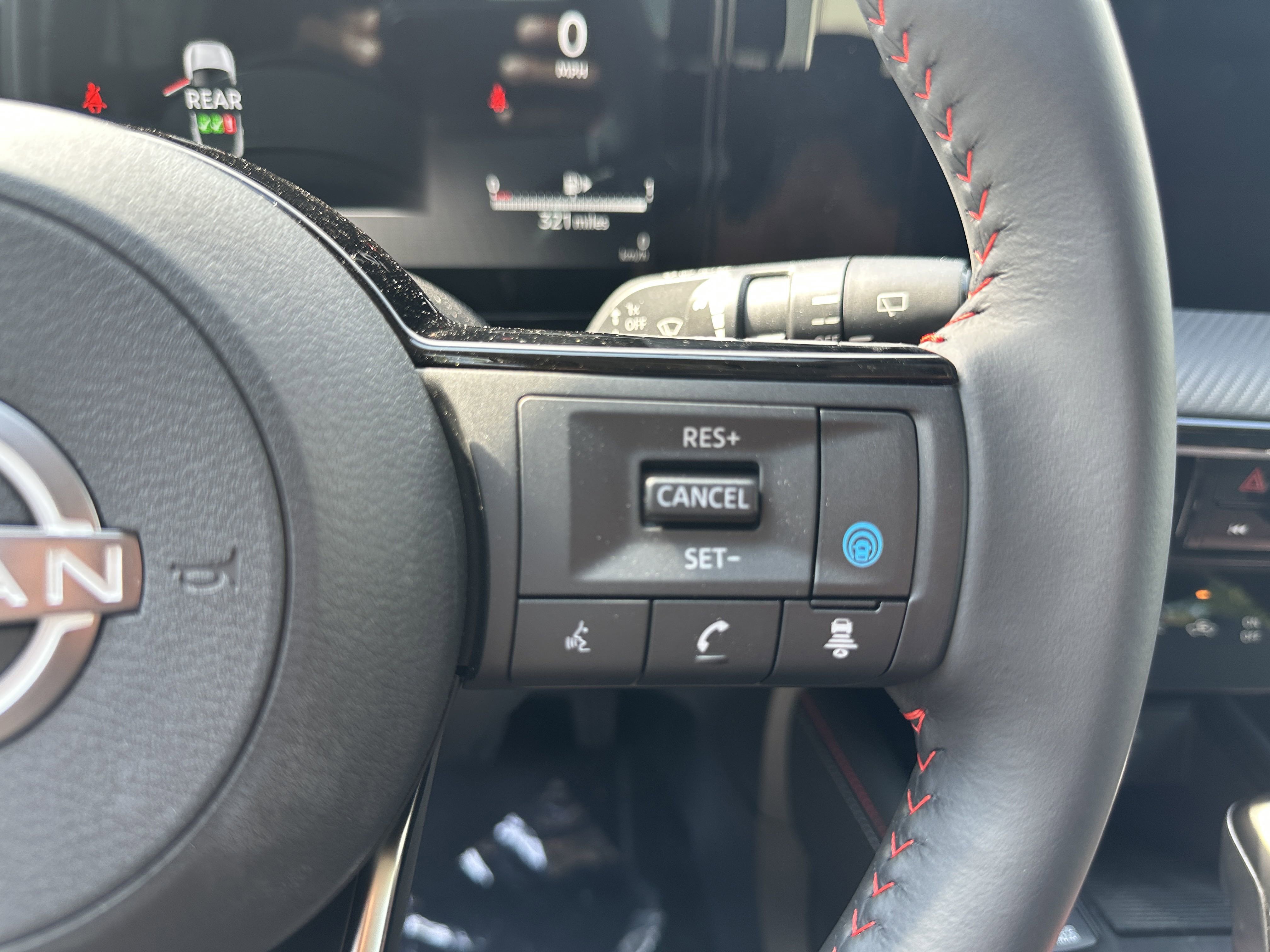 New 2025 Nissan Kicks SR image 25