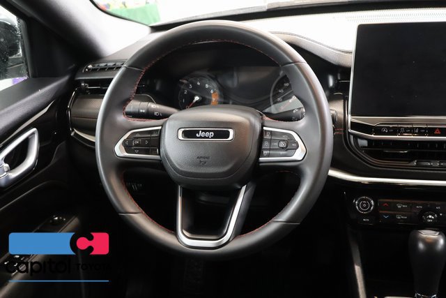Used 2025 Jeep Compass Trailhawk AWD/4WD image 13