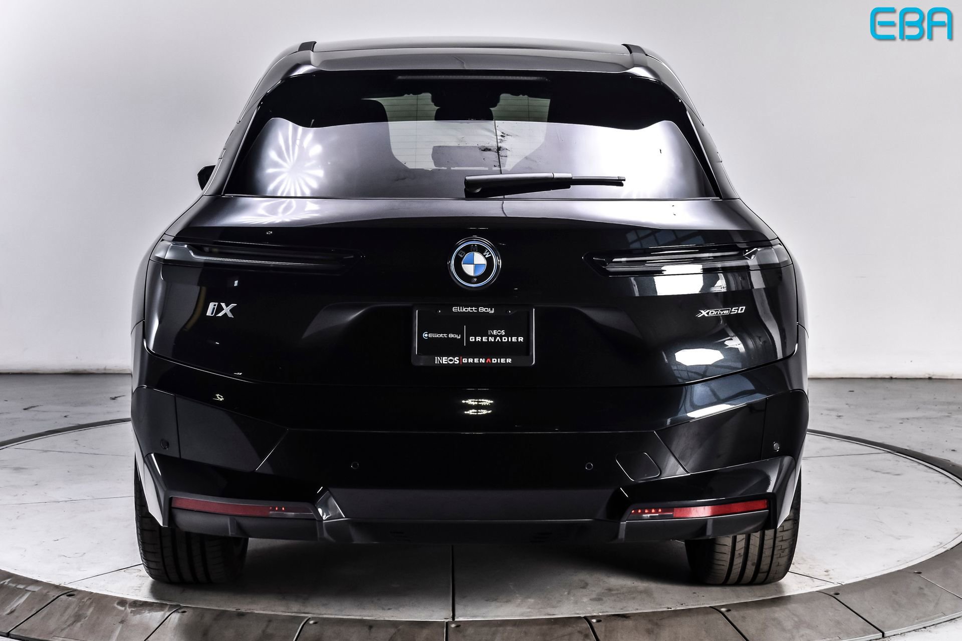 Used 2025 BMW iX xDrive50 w/ Sport Package AWD/4WD image 5