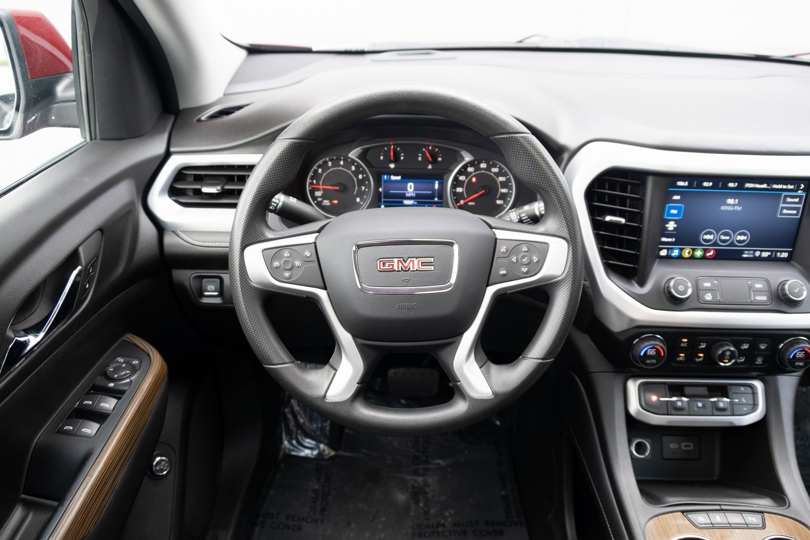 Used 2022 GMC Acadia SLE image 2
