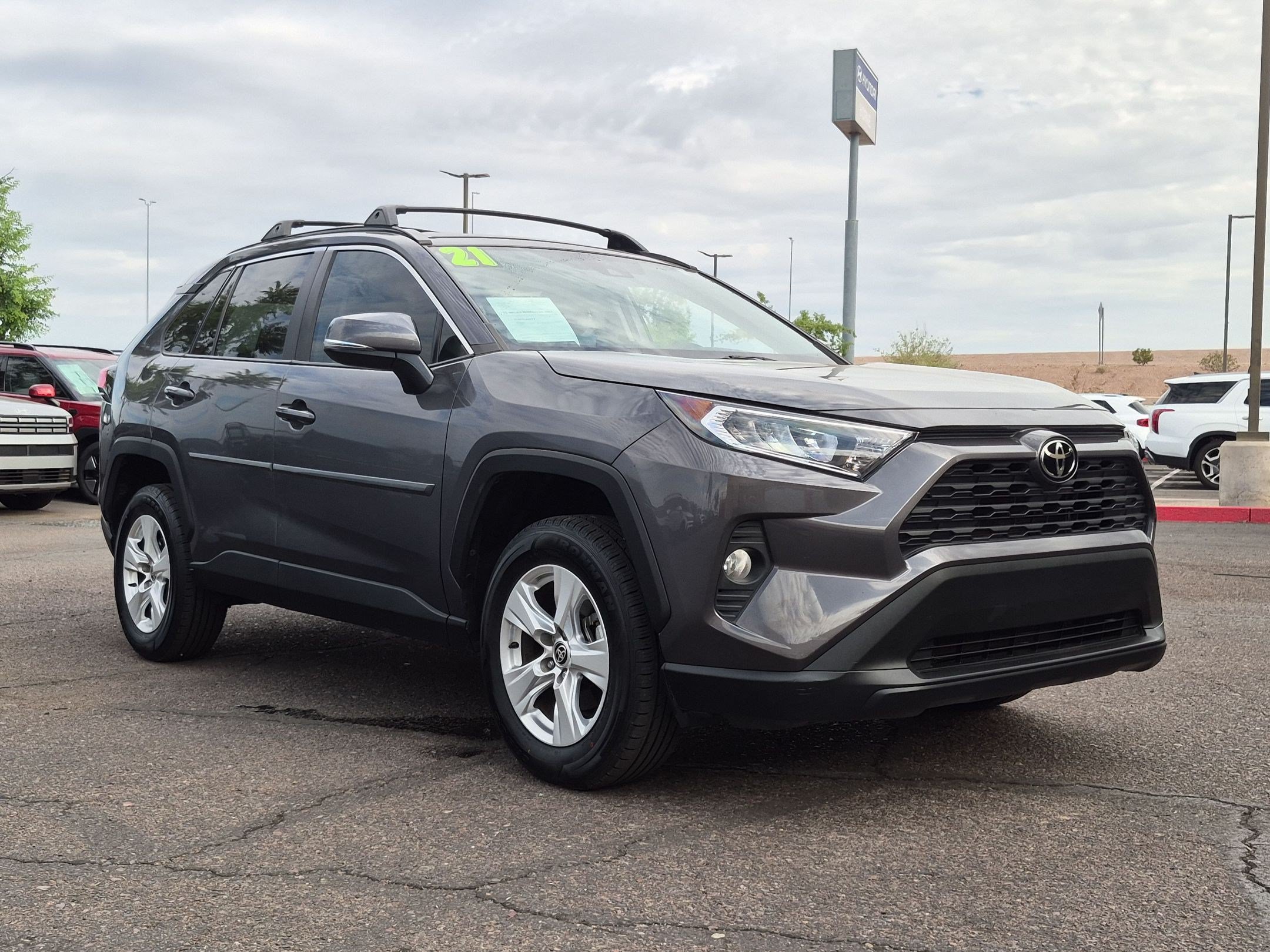 Used 2021 Toyota RAV4 XLE w/ Carpet Mat Package (TMS) FWD image 3