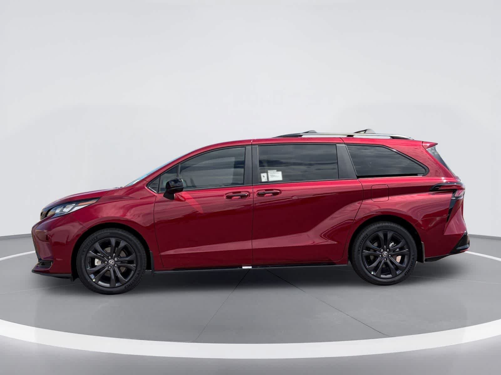 New 2026 Toyota Sienna XSE FWD image 3
