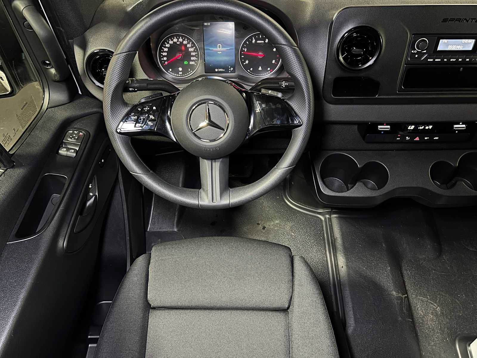 Used 2025 Mercedes-Benz Sprinter 2500 image 29