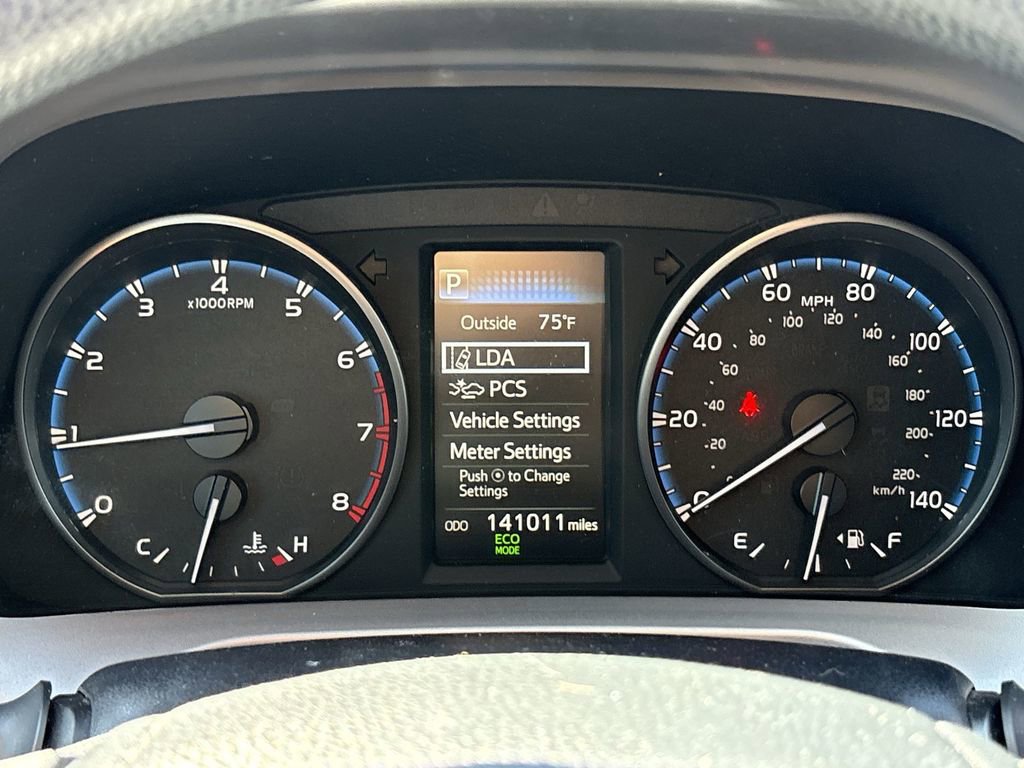 Used 2017 Toyota RAV4 LE image 14