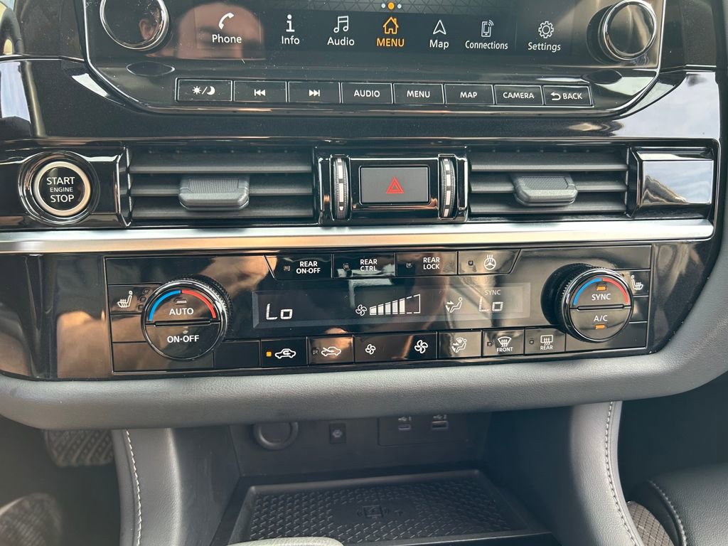 Used 2024 Nissan Pathfinder SL image 15