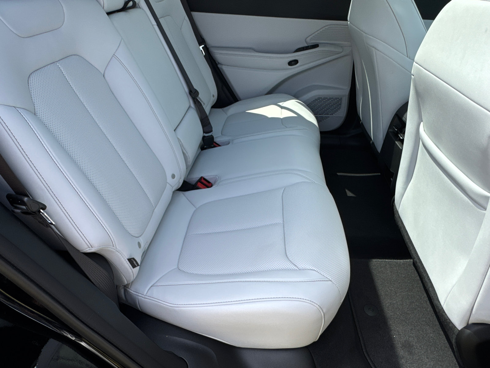 New 2026 Jeep Cherokee Limited AWD/4WD image 18