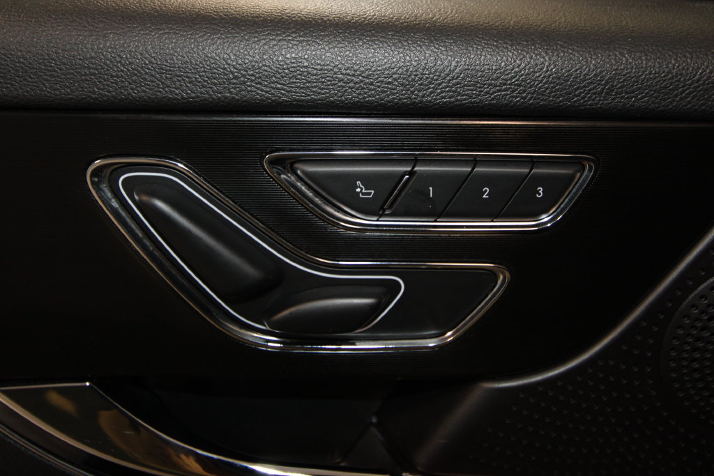 Used 2024 Lincoln Corsair AWD w/ Equipment Group 101A image 9