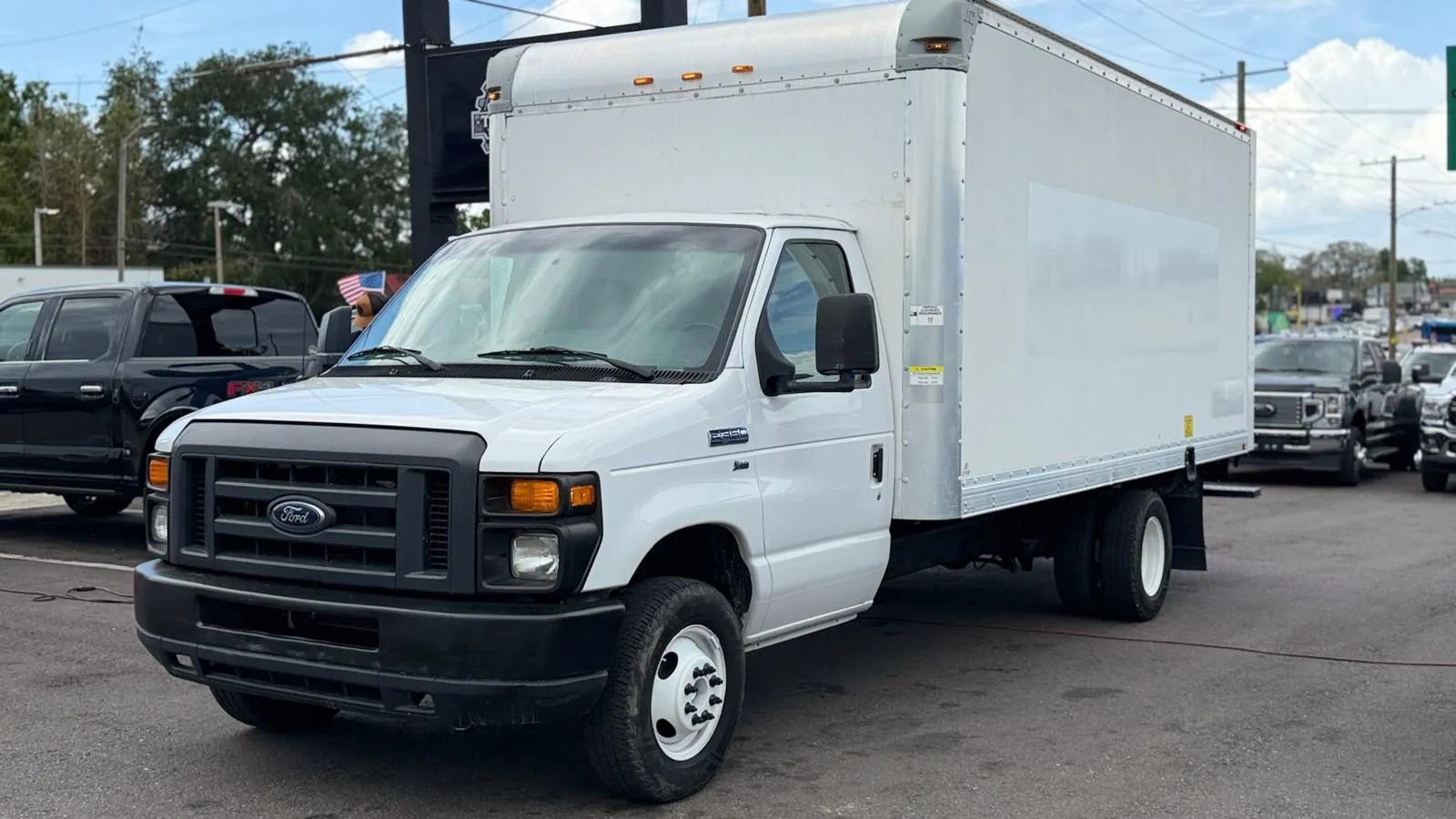 Used 2017 Ford E-350 and Econoline 350 Super Duty w/ Power Windows & Locks Group RWD image 4