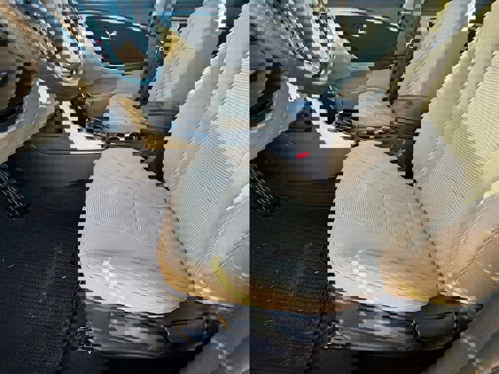 Used 2016 Hyundai Elantra GT image 12