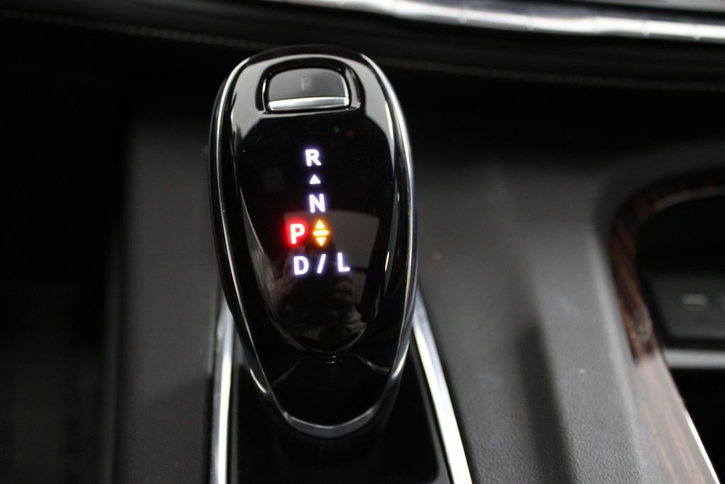 Used 2023 Cadillac Escalade Premium Luxury w/ LPO, Illumination Package image 34