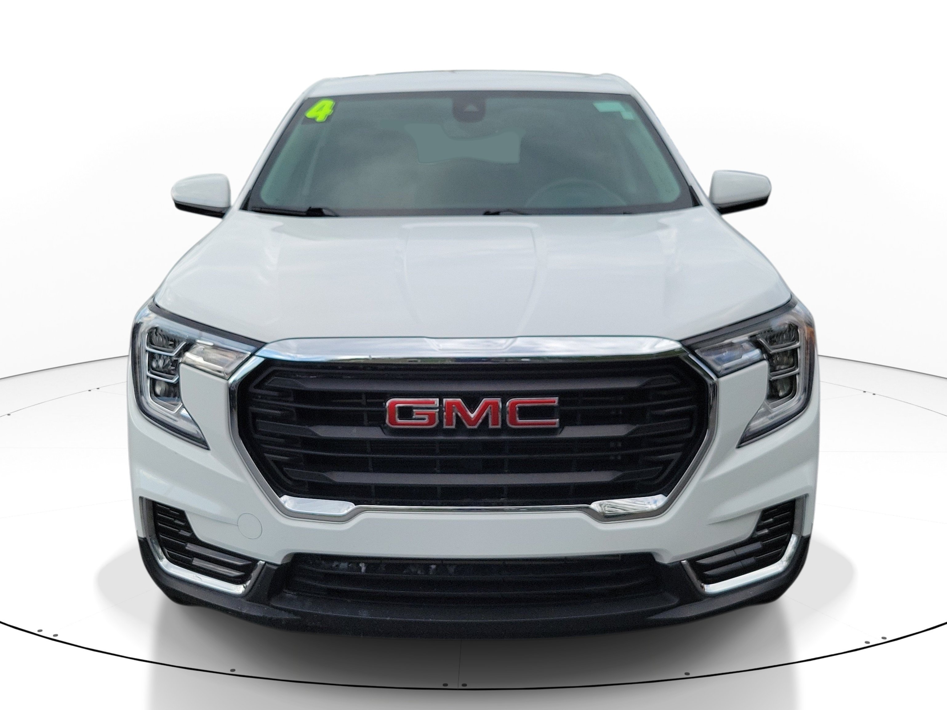 Used 2024 GMC Terrain SLE FWD image 2