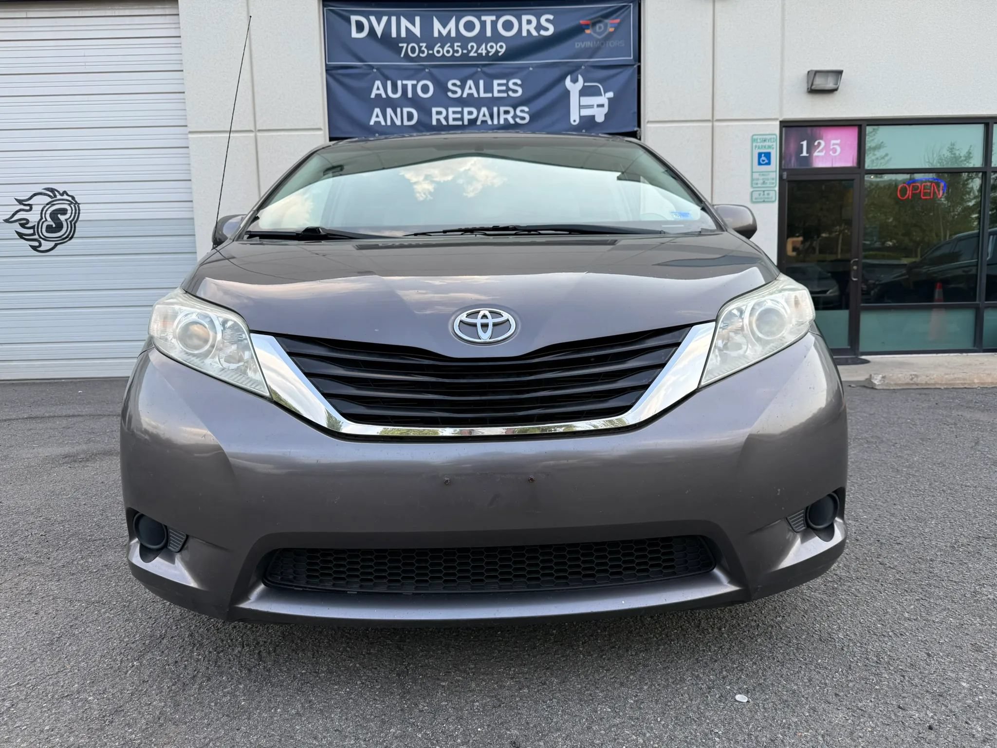 Used 2012 Toyota Sienna LE FWD image 6