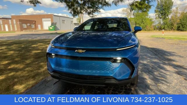 Certified 2025 Chevrolet Equinox EV LT w/ Comfort Package FWD image 3