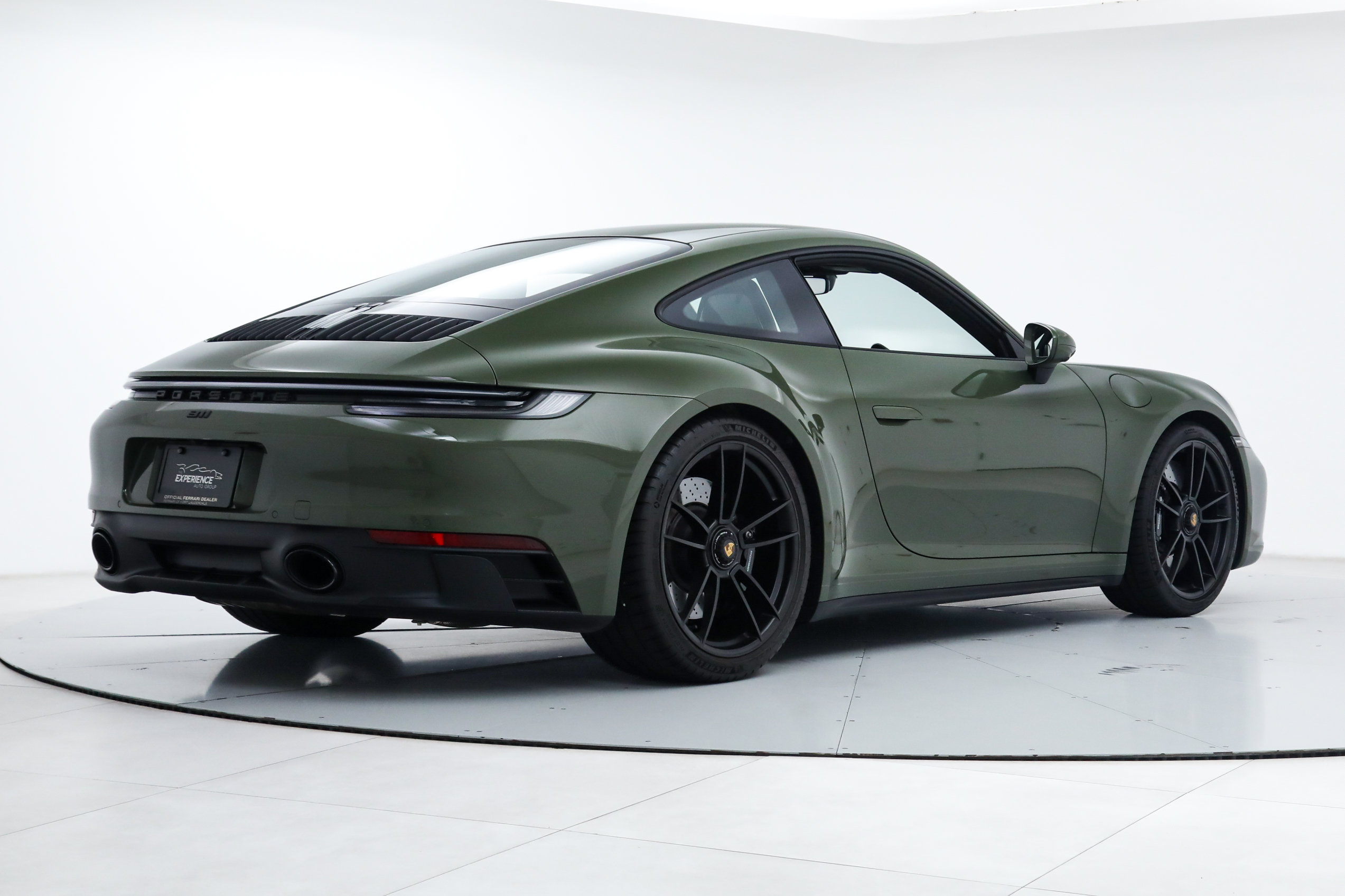 Used 2024 Porsche 911 GTS Coupe image 5