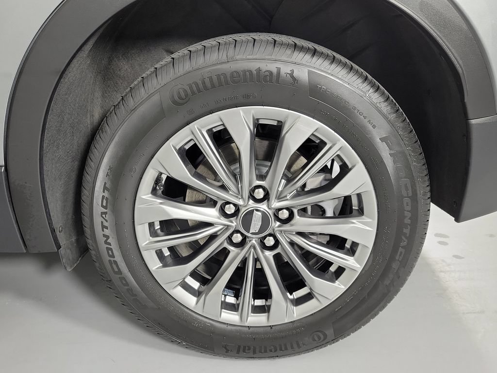 Certified 2025 Cadillac XT4 Premium Luxury FWD image 10