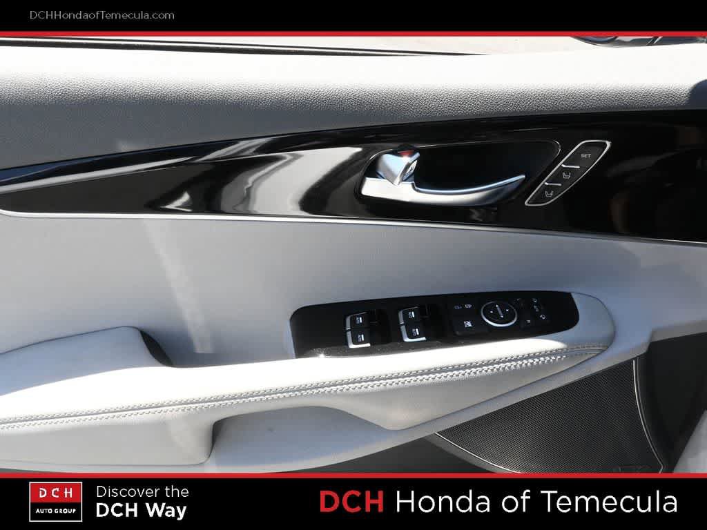Used 2017 Kia Sorento SX FWD image 16