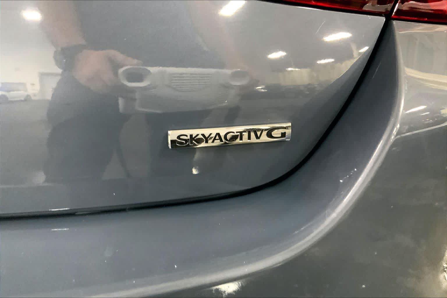 Used 2022 MAZDA MAZDA3 s FWD image 10