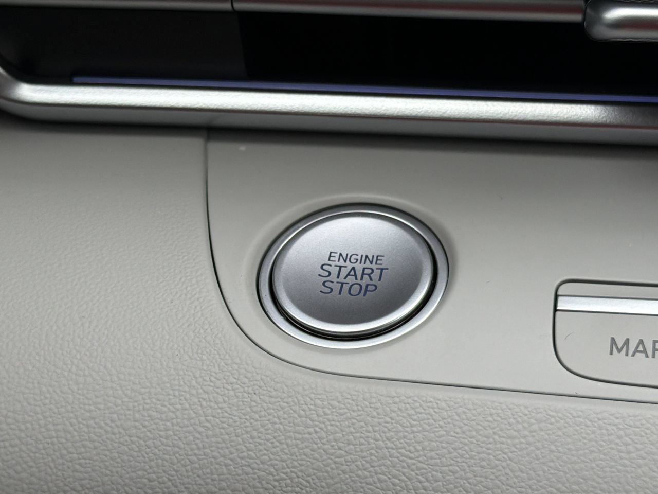 Used 2025 Hyundai Elantra Limited FWD image 10
