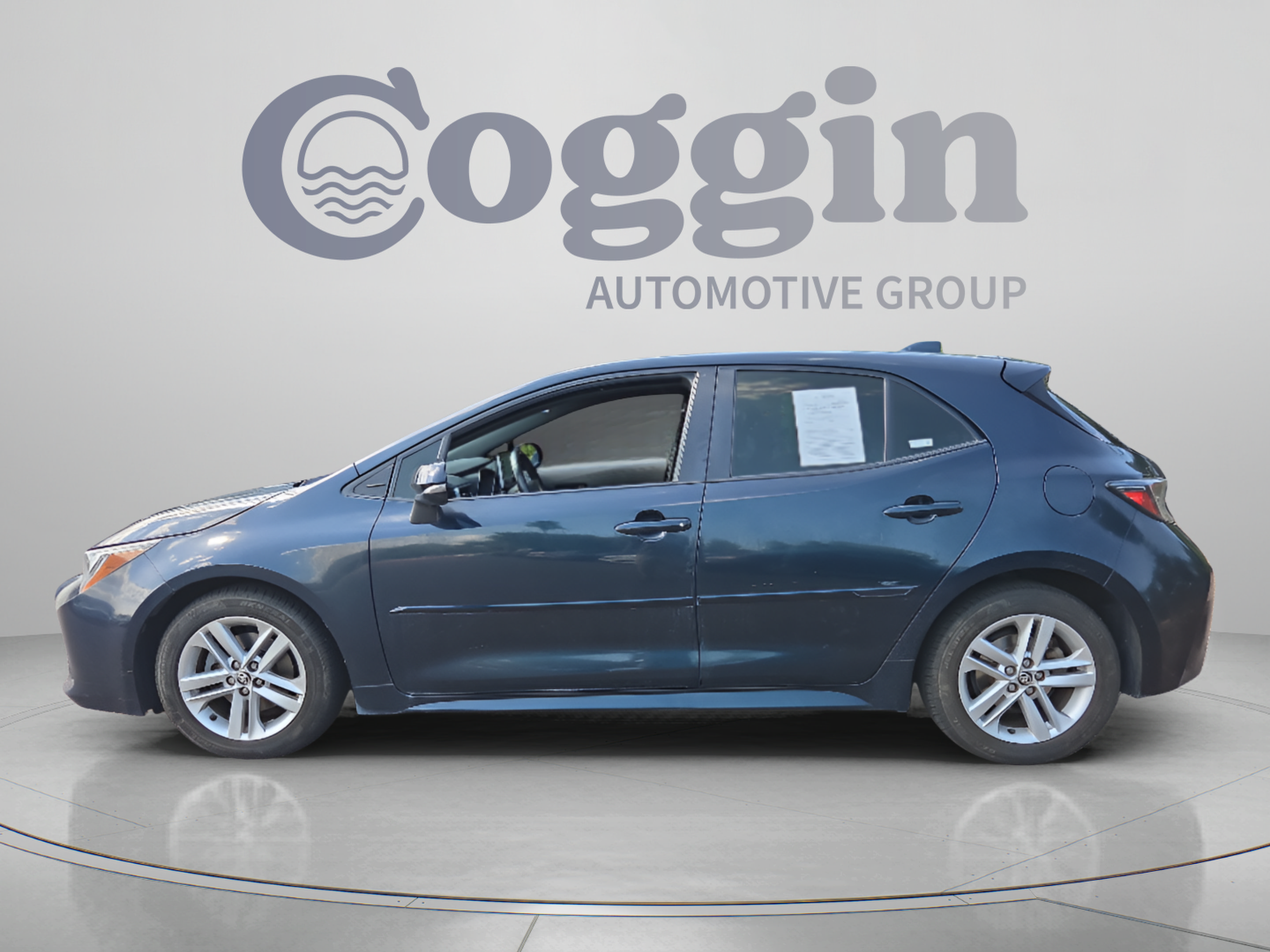 Used 2019 Toyota Corolla SE w/ SE Option Package FWD image 2