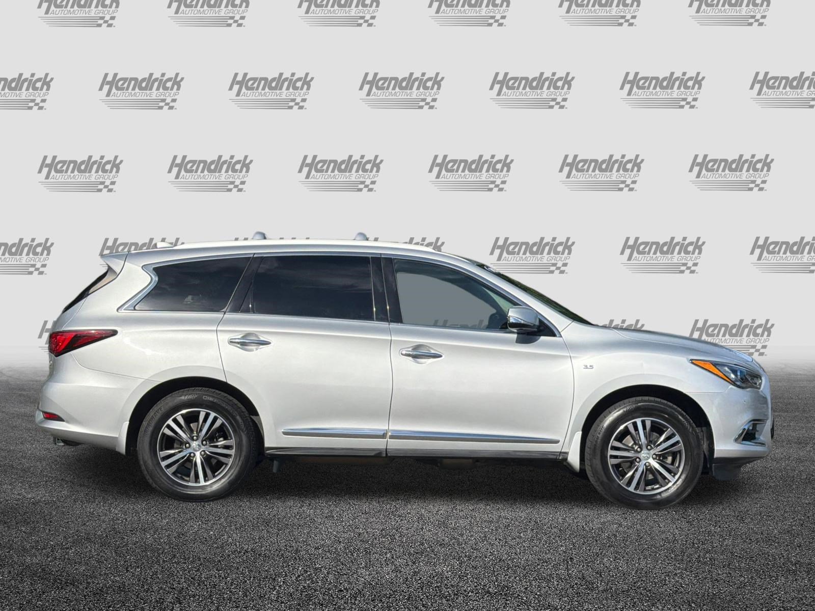 Used 2019 INFINITI QX60 Luxe w/ Essential Package AWD/4WD image 3