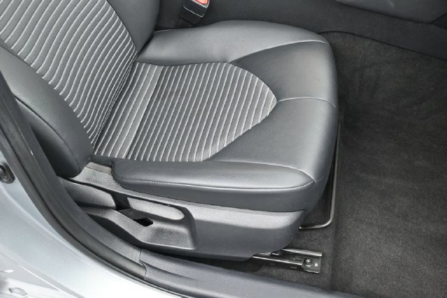 Used 2023 Toyota Camry SE FWD image 31