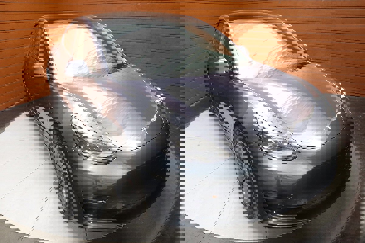 Used 2023 Tesla Model 3 Standard Range image 28