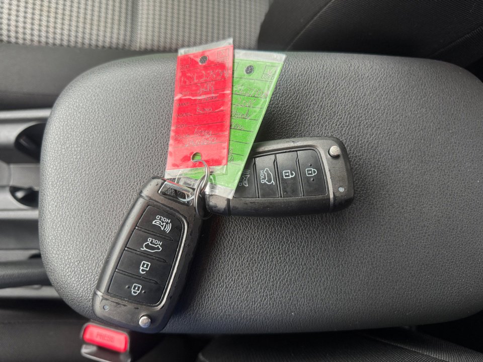 Used 2018 Hyundai Kona SE image 38