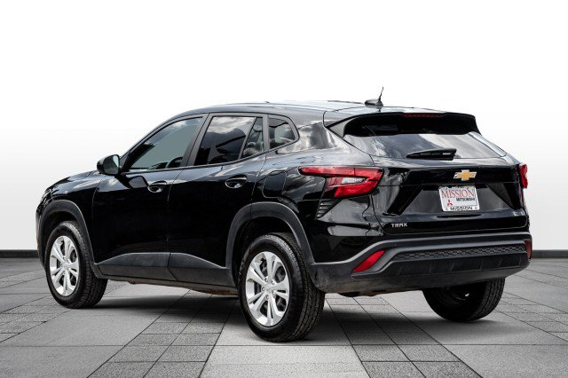 Used 2024 Chevrolet Trax LS image 5