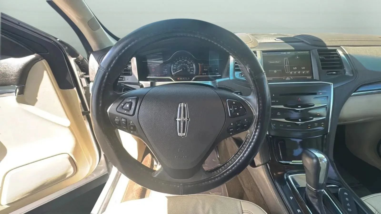 Used 2014 Lincoln MKS w/ Equipment Group 101A FWD image 13