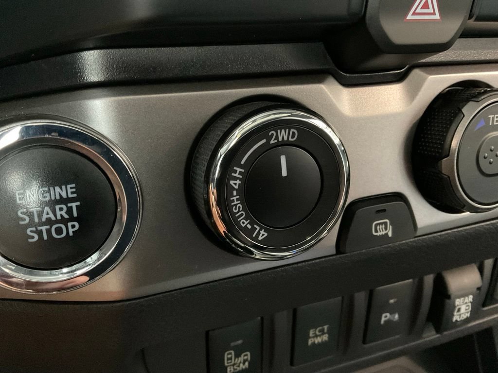 Used 2019 Toyota Tacoma Limited AWD/4WD image 18