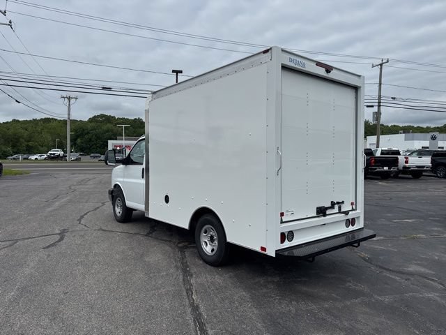Used 2025 Chevrolet Express 3500 w/ Power Convenience Package RWD image 4