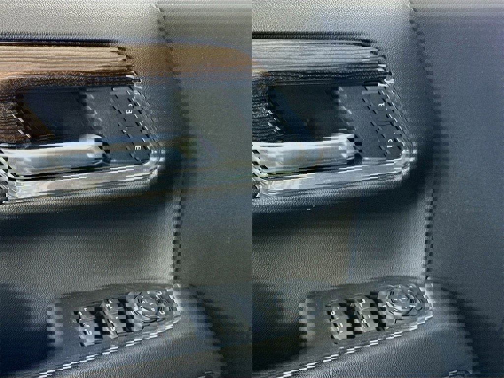 Used 2023 Chevrolet Silverado 1500 LT image 12