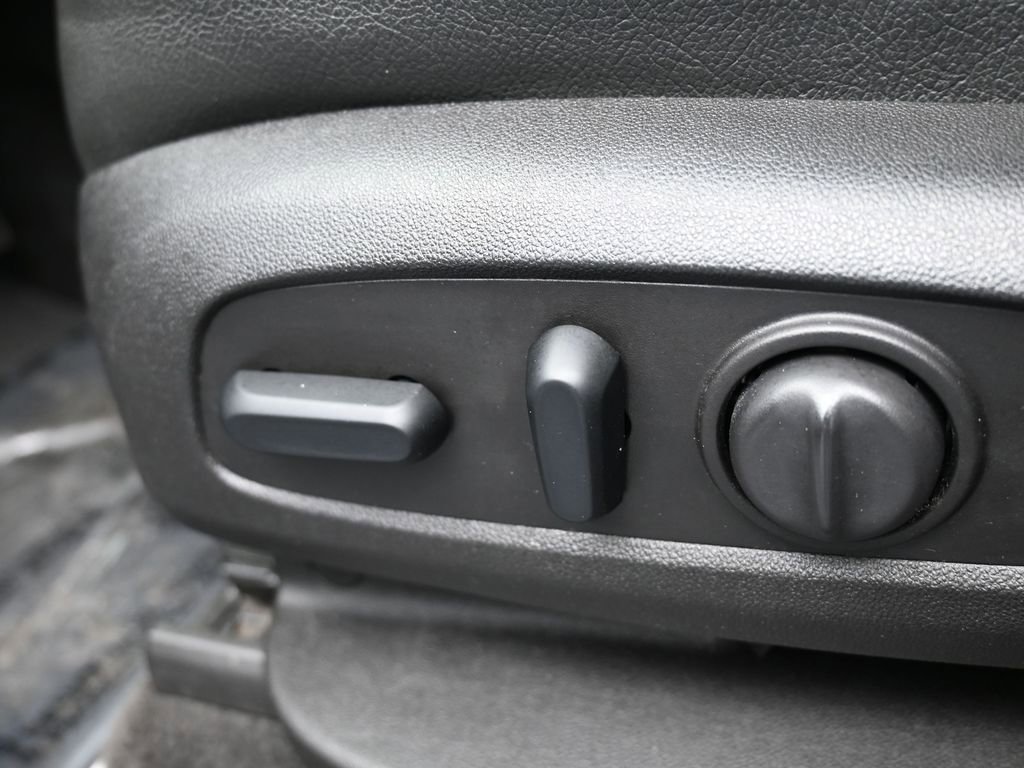 Used 2018 Chevrolet Traverse LT image 12