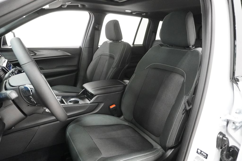 New 2026 Jeep Grand Cherokee Laredo X AWD/4WD image 11