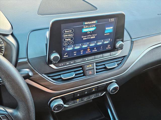 Used 2024 Nissan Altima 2.5 SV image 14